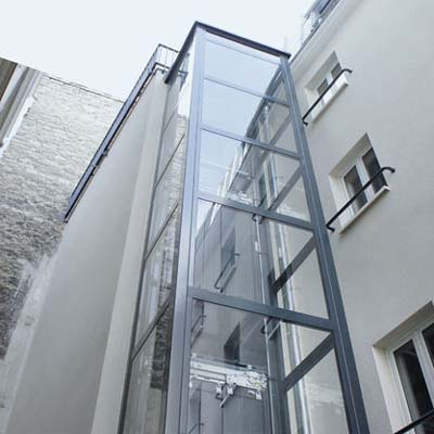 ELEVATOR WITH FULL GLASS STRUCTURE